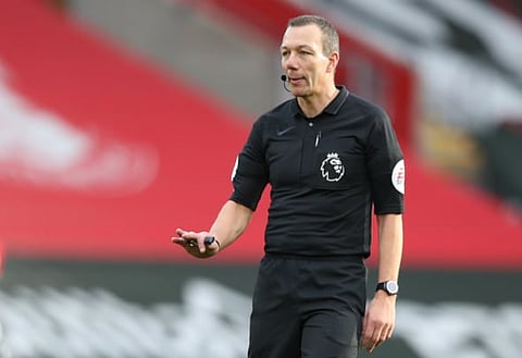 Phil Hay shares angry altercation between Kevin Friend & Marcelo Bielsa in Leeds draw