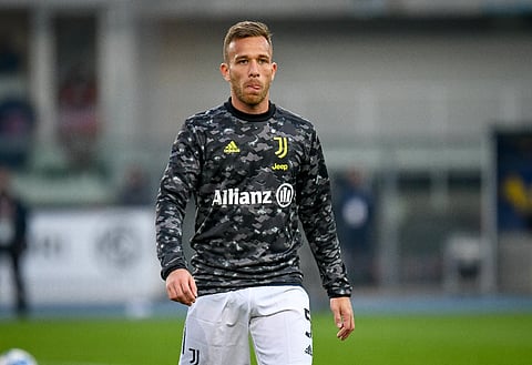 Leeds United make offer to agents of Juventus midfielder Arthur Melo