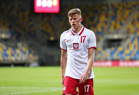 Mateusz Bogusz forced to fly to Canada as work permit issues emerge after Leeds United