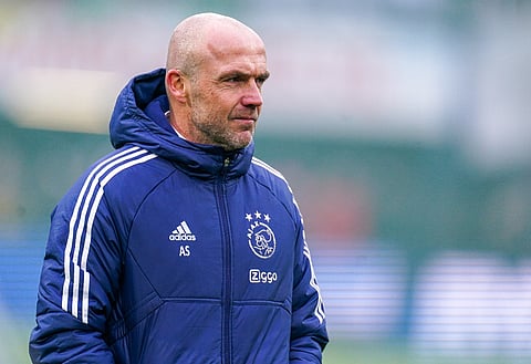 Phil Hay reacts to Alfred Schreuder sighting at Leeds United team hotel