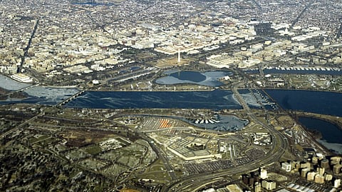 FILE PHOTO: An aerial view of Washington D.C., January 28, 2005, features the major landmarks of the U.S. capital. At bottom center is the Pentagon in Arlington, Virginia, cutting through the middle is the Potomac River, at center is the Washington Monument and towards top right is the U.S. Capitol.