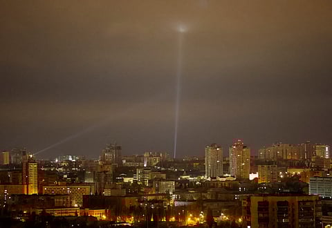 Ukrainian service personnel use searchlights as they search for drones in the sky over the city during a Russian drone strike, amid Russia's attack on Ukraine, in Kyiv, Ukraine November 2, 2024. 