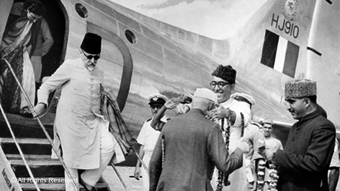 Sheikh Abdullah receives Jawaharlal Nehru at Srinagar Airport in September 1949