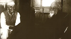 ‘Rituraj’ Jawaharlal Nehru with Gurudev Rabindranath Tagore at Santiniketan, West Bengal