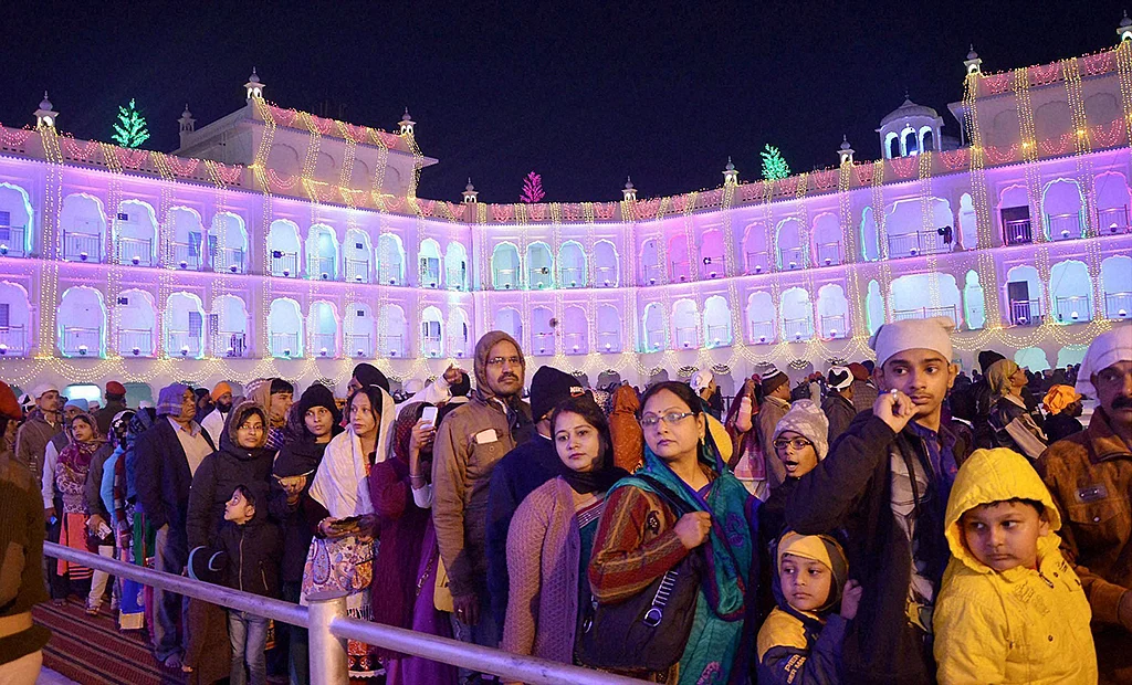 350th Prakash Parv celebrations in Patna dominated by elite