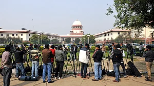 SC dismisses plea for probe into alleged Sahara-Birla payoffs