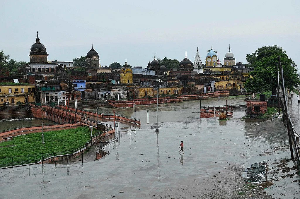 Uttar Pradesh: Ayodhya opens up about peace and note bandi