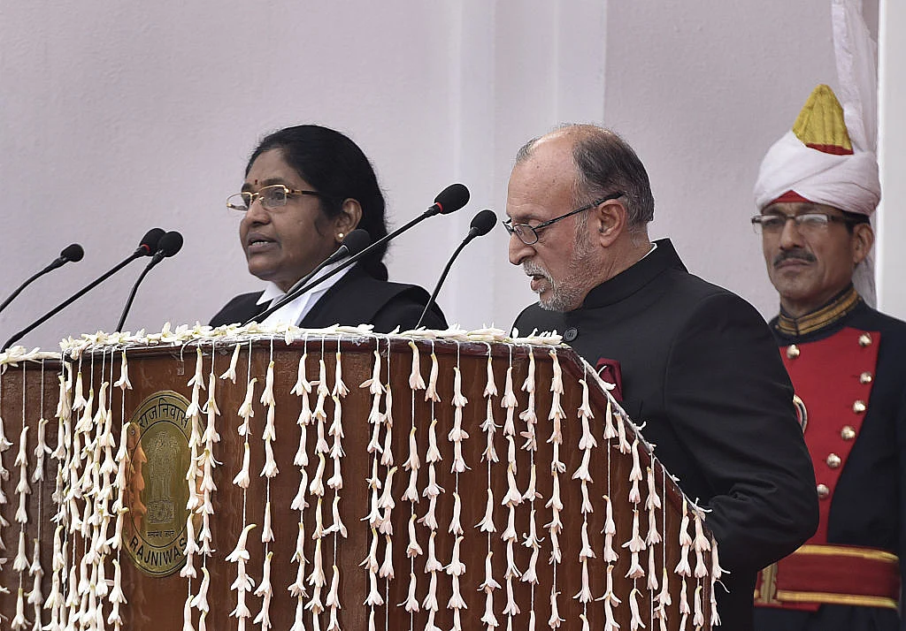 Delhi Government vs LG’s powers tussle goes to Constitution Bench