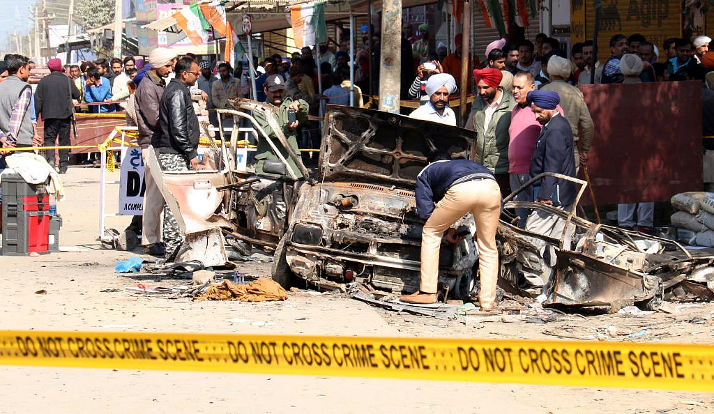 Punjab Polls: Deras keep people guessing