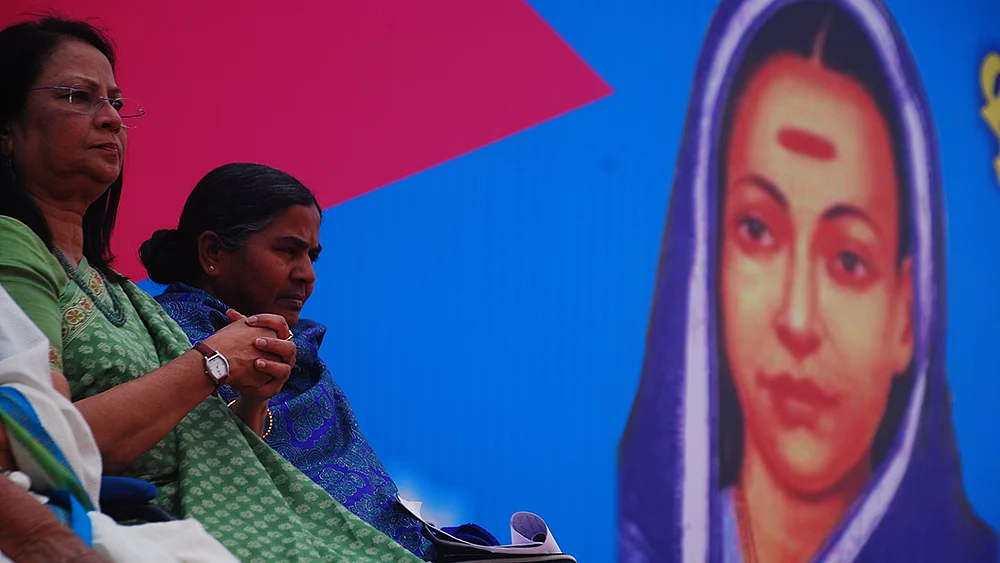 Photo by Dhamini Ratnam