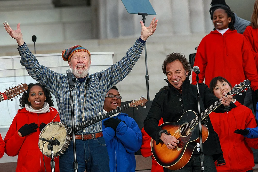 Rear View: Pete Seeger—A hard-hitting singer for the hard-hit