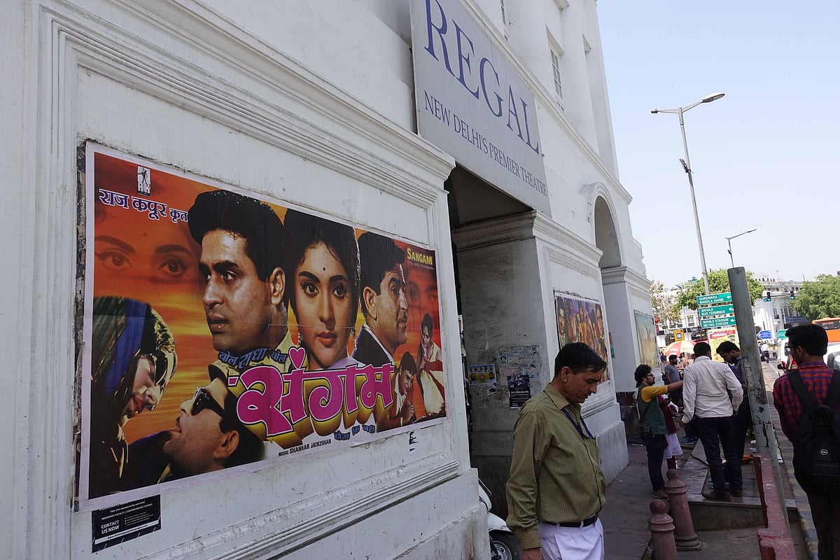 A full house bids soulful farewell to Regal cinema