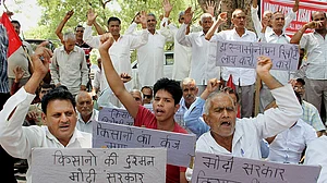 Parliament must meet to discuss grim agrarian crisis