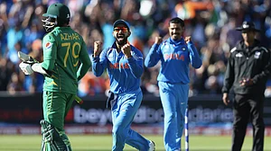 Clinical India demolishes intent-less Pak