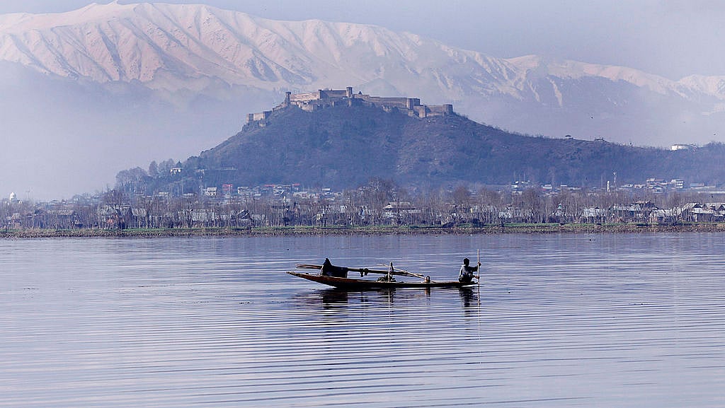 Malayalam movie song on Kashmir resonates on both sides of  border