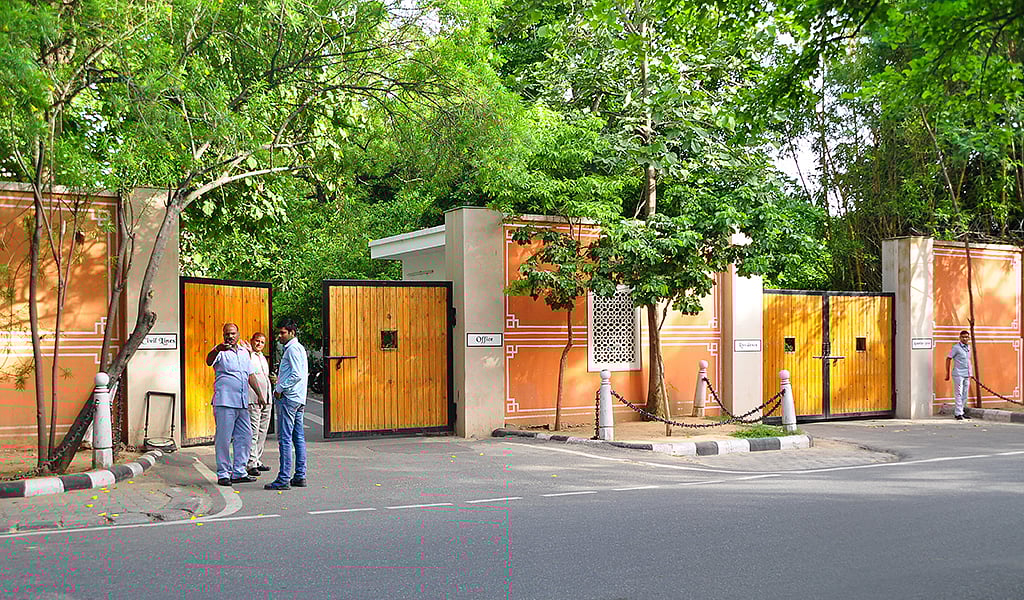 Raje follows UP in allotting bungalows for life to former CMs