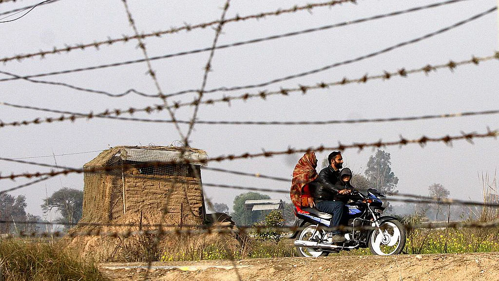 India closing the door to their citizens suits Pakistan