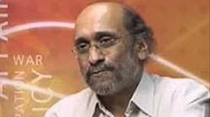 Arrest warrant issued against journalist Paranjoy Guha Thakurta suspended by Gujarat HC