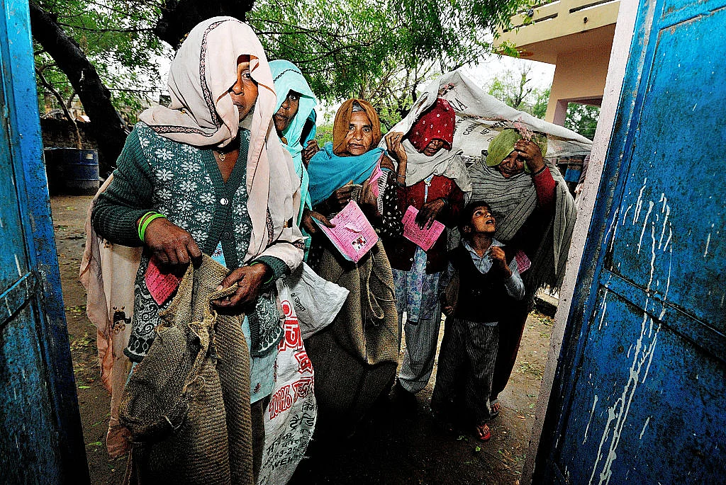 India should look at conditional transfer of cash, not UBI