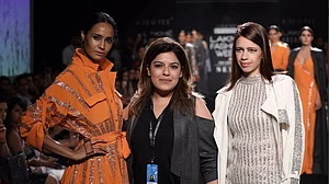 Vasundhara Mantri surprises all with flower-inspired show