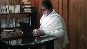 Entertainment: Big B sends handwritten note to Rajukummar Rao