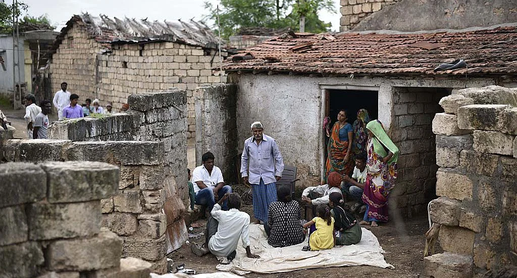 Less than 2% of SCs own a car, 61% own mobiles