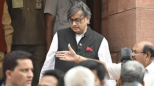 Tharoor in HC to stop TV channel from misreporting wife’s case