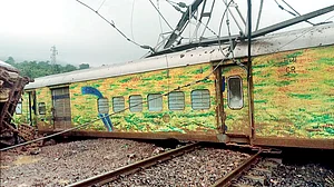 Twitterati counts failure of Indian Railways in last three years