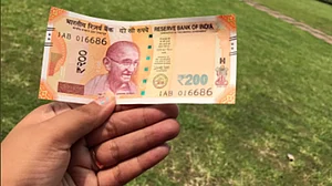 Twitter reacts to new ₹200 and ₹50 currency notes