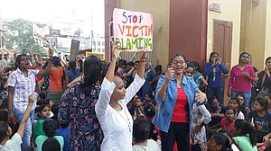 ‘Bachegi beti, tabhi padhegi beti’: BHU students up in arms against varsity administration 