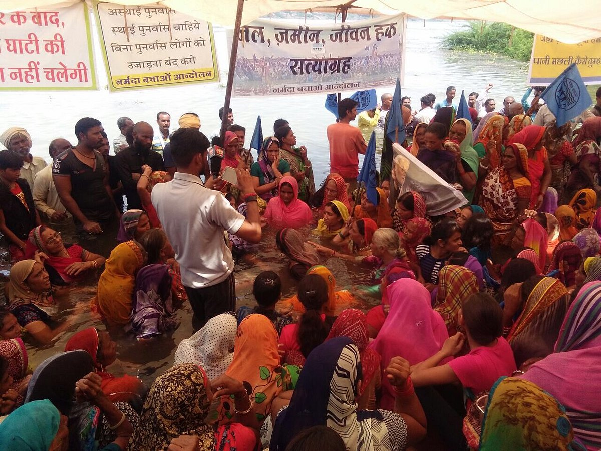 Modi dedicates Sarovar Dam to the nation even as lakhs displaced still in limbo