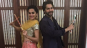 Entertainment: Big B is pure addiction, says Taapsee