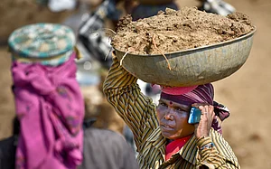 More work but not enough wages for women in India