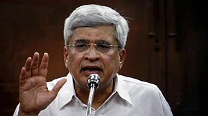 Karat finds Congress, not Modi, against the working class