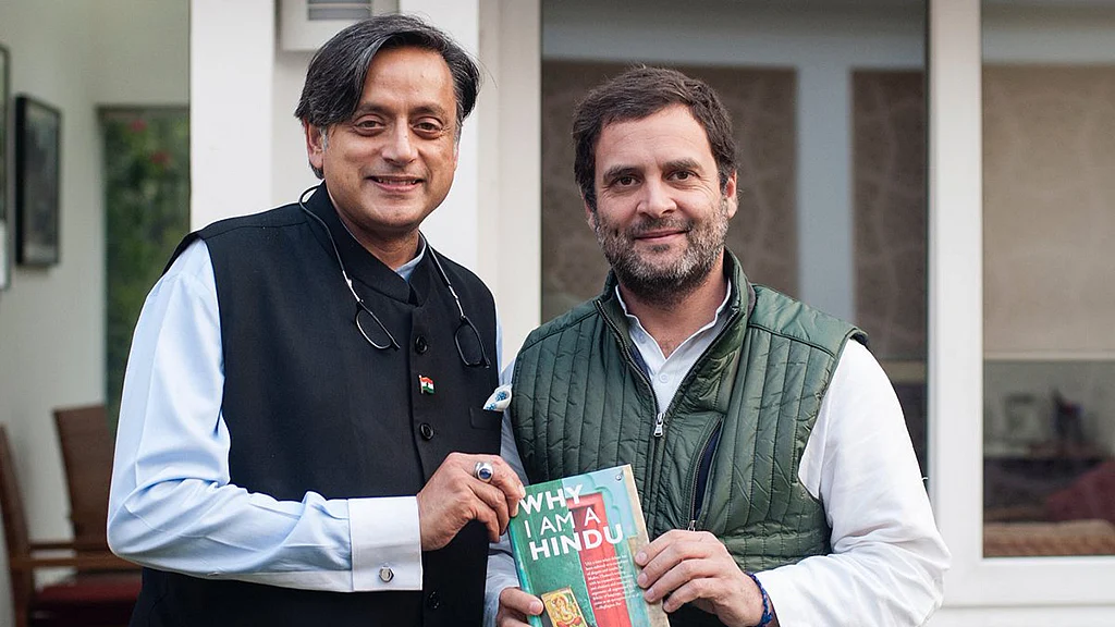 Photo courtesy: Twitter.com/ShashiTharoor