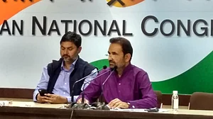 Not just banks, Nirav Modi and Mehul Choksi looted people too, says Congress