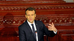 France threatens Syria strikes if chemical attacks proven