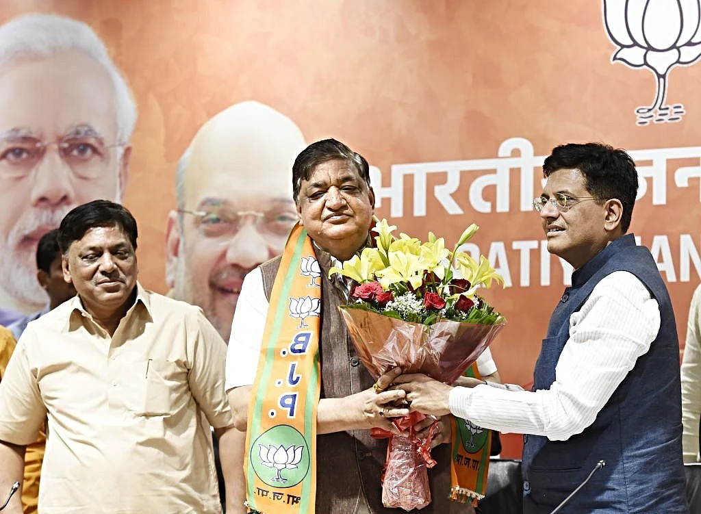 Amit Shah hopes Naresh Agarwal will wreck Opposition unity
