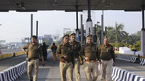UP police personnel defy DGP, sport black bands