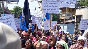 Gujarat govt wants to build dam on dry Narmada to help industries