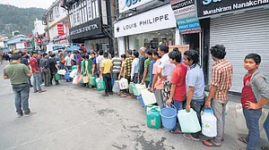 Shimla reels under severe water crisis, locals vent anger on social media