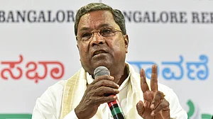 Siddaramaiah sends criminal defamation notice to Modi, Shah, Yeddy: reports