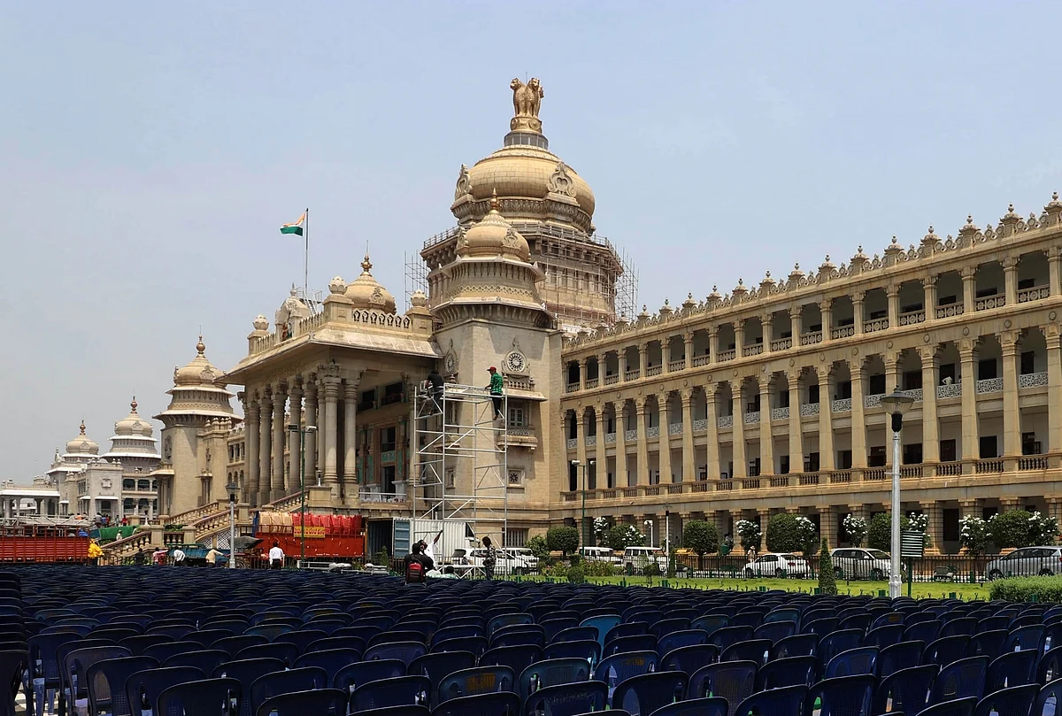 Karnataka Live Updates: HD Kumaraswamy sworn in as Karnataka CM