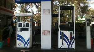 Not by 60 paise, petrol price cut merely by 1 paisa