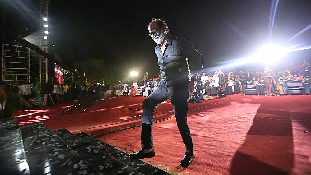 Photo courtesy: Twitter.com/soundaryaarajni