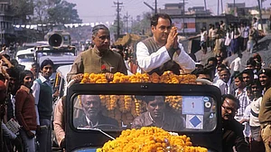 Rajiv Gandhi (1944-1991): Congress, Opposition leaders, fans pay tribute