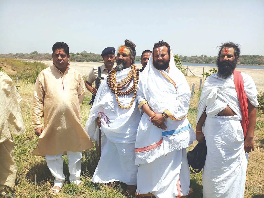 The ‘sadhu’ road to power in Madhya Pradesh