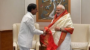 Hint of early Lok Sabha polls in PM Modi-Telangana CM KCR meeting