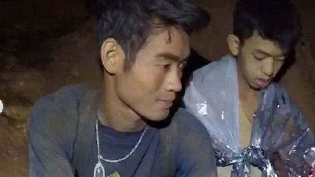 World celebrates as all 12 kids and their coach rescued from the Thai cave