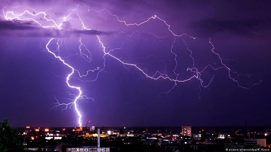 Rrepresentative image of lightning strikes (photo: NH)